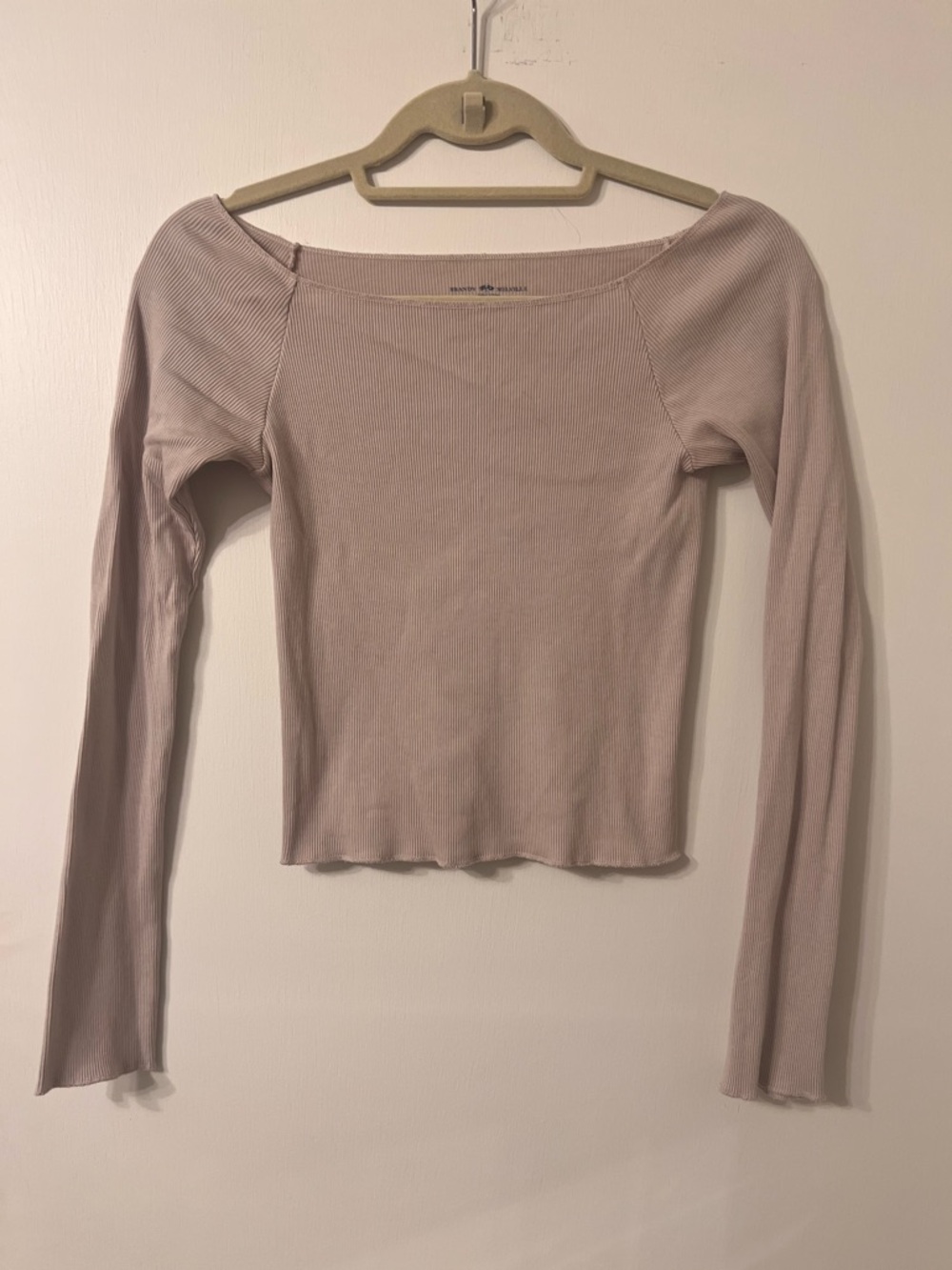 BRANDY MELVILLE THE BONNIE OFF SHOULDER SCOOP NECK TOP ✨